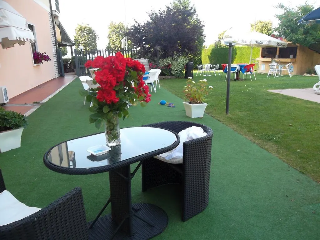 Hotel Fornaci Peschiera del Garda 2*,